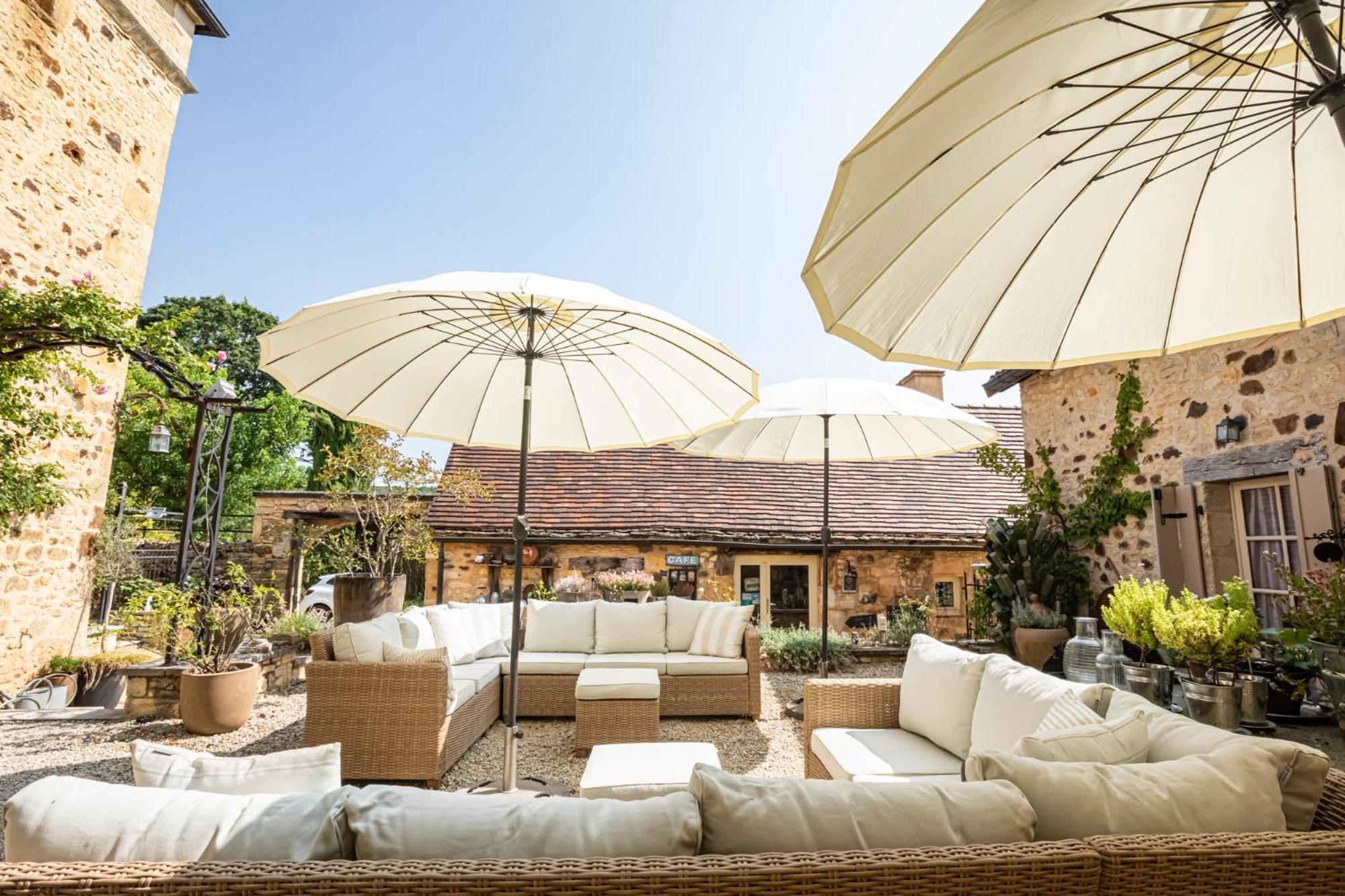 Lo Petit Cretsou Bed & Breakfast Simeyrols Exterior photo