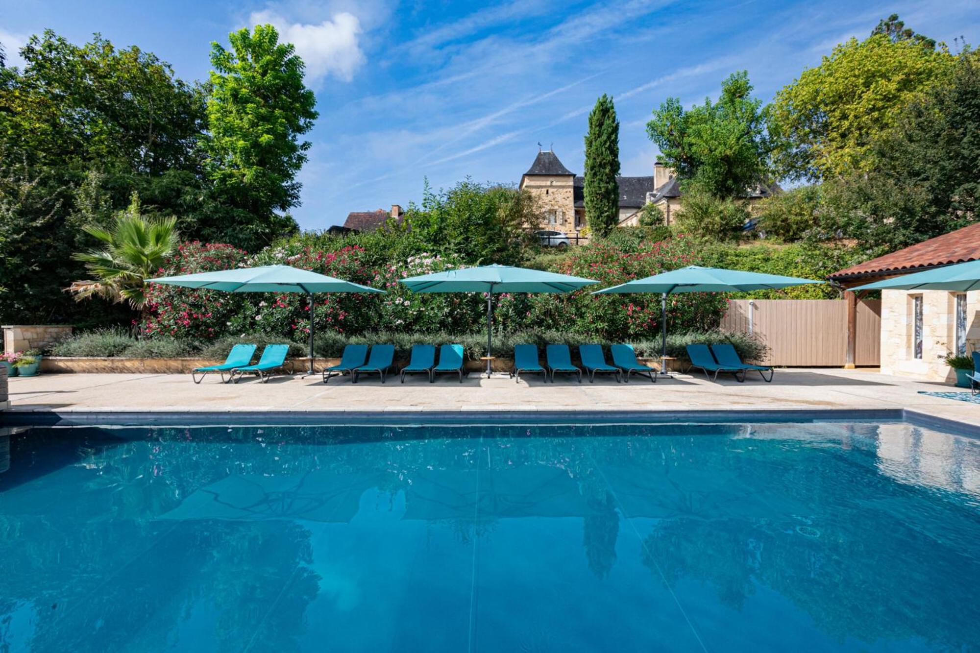 Lo Petit Cretsou Bed & Breakfast Simeyrols Exterior photo
