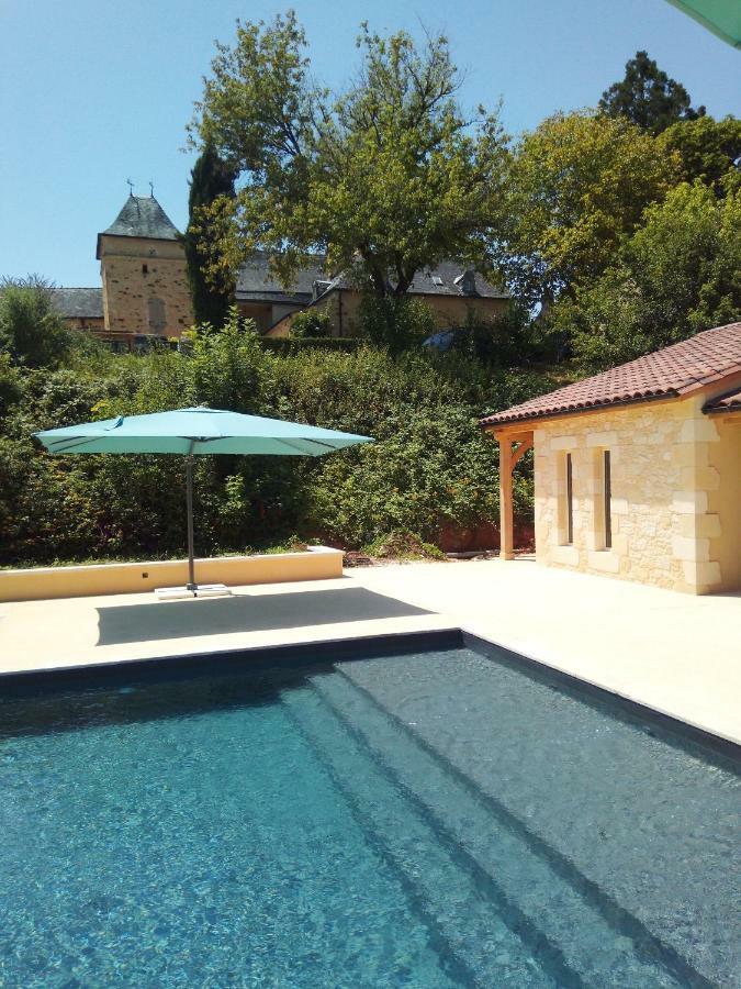 Lo Petit Cretsou Bed & Breakfast Simeyrols Exterior photo